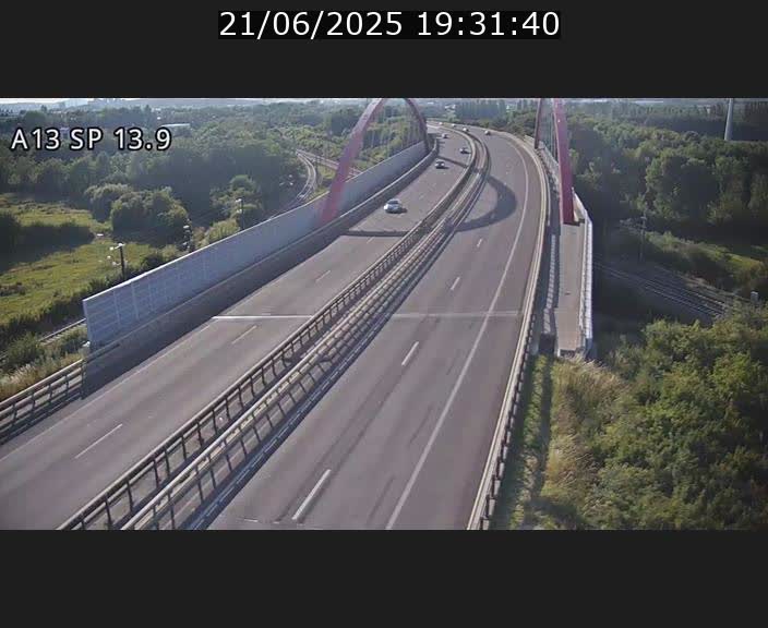 Traffic live webcam Luxembourg Kayl - A13 direction Esch-sur-Alzette/Luxembourg-ville - BK 13.9