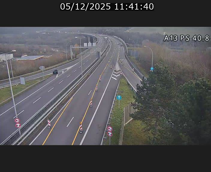 Webcam autoroute A13 à la sortie est du tunnel Markusbierg à Schengen. Vue sur le pont de la Moselle, vers l'Allemagne