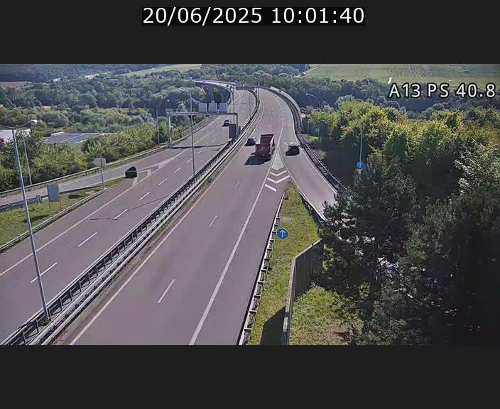 Webcam autoroute A13 à la sortie est du tunnel Markusbierg à Schengen. Vue sur le pont de la Moselle, vers l'Allemagne