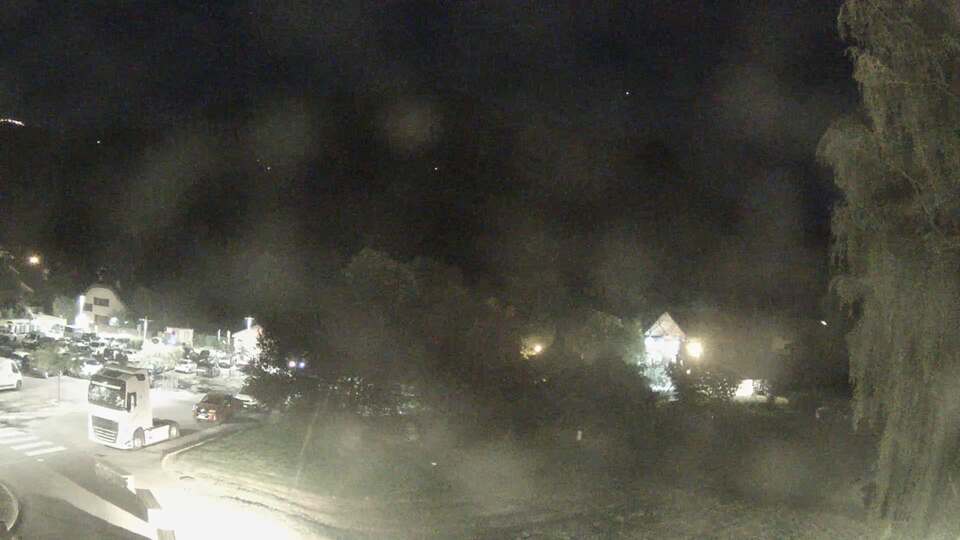 Webcam au niveau de la mairie du village du Bourg d'Oisans, aux pieds de l'Alpe d'Huez et aux portes du parc des Écrins