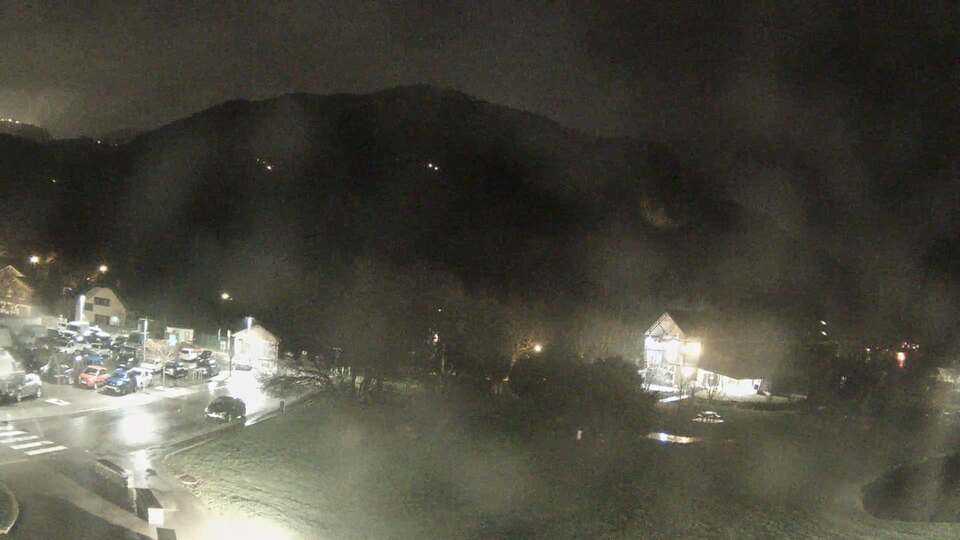 Webcam au niveau de la mairie du village du Bourg d'Oisans, aux pieds de l'Alpe d'Huez et aux portes du parc des Écrins