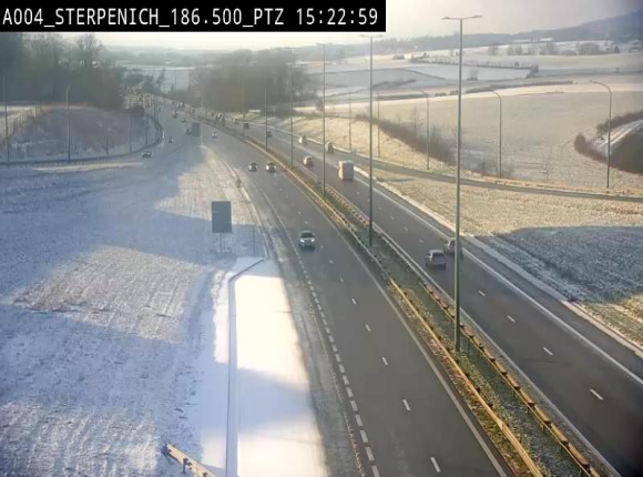 Webcam E411 à Sterpenich en Belgique près de la frontière du Luxembourg. Vue orientée vers Bruxelles