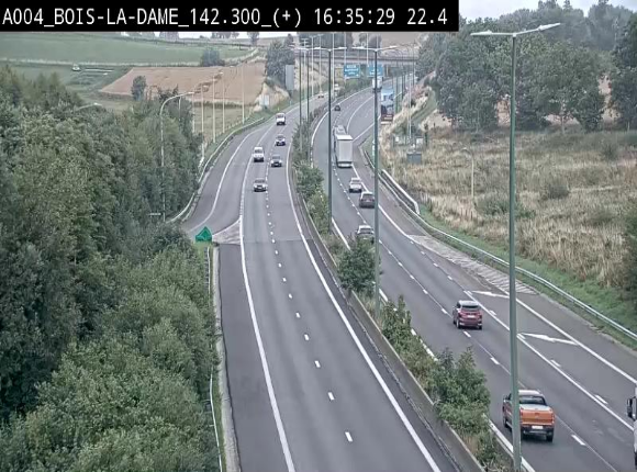 Webcam située entre la sortie 29 Neufchâteau et la jonction avec l'E25 en direction de Liège et Luxembourg