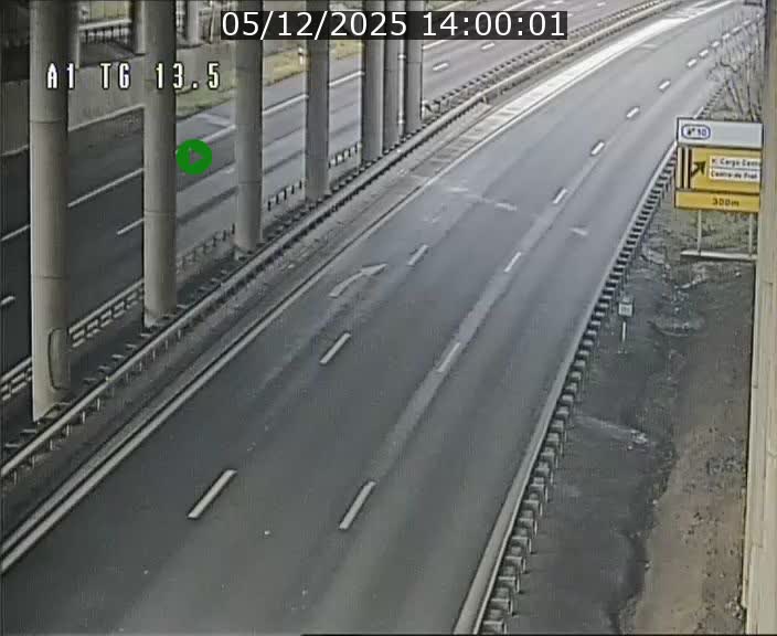 Traffic live webcam Luxembourg Senningen - A1 direction Luxembourg - BK 13.5