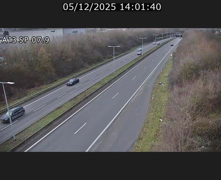 Traffic live webcam Luxembourg Jonction Lankelz - A13 direction Pétange - BK 7.9