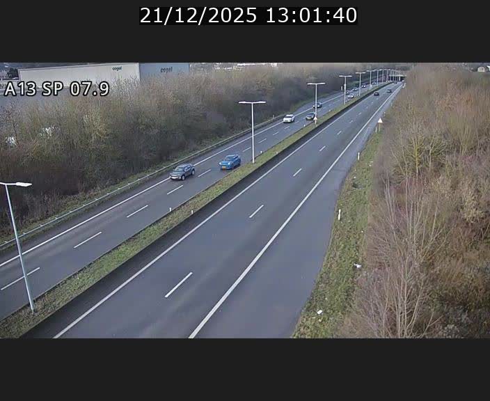 Traffic live webcam Luxembourg Jonction Lankelz - A13 direction Pétange - BK 7.9