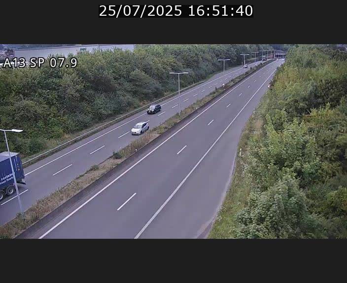 Traffic live webcam Luxembourg Jonction Lankelz - A13 direction Pétange - BK 7.9