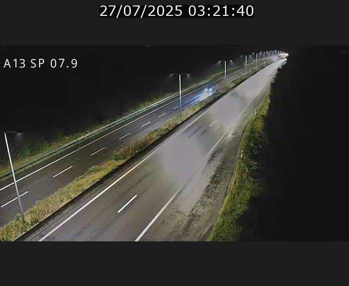 Traffic live webcam Luxembourg Jonction Lankelz - A13 direction Pétange - BK 7.9
