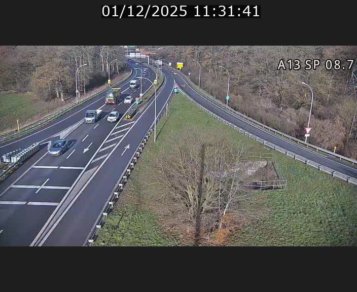 Traffic live webcam Luxembourg Jonction Lankelz - A13 direction Pétange - BK 8.7 