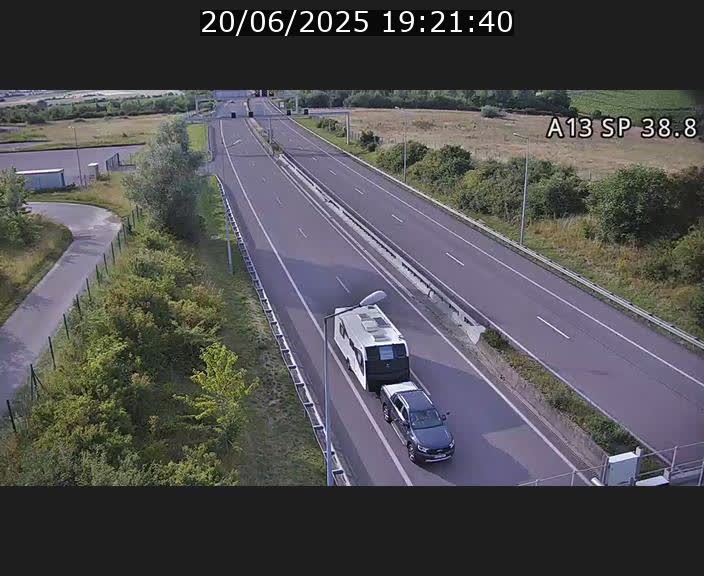 Webcam autoroute A13 à l'entrée ouest du tunnel Markusbierg à Schengen. Vue orientée vers le tunnel et l'Allemagne