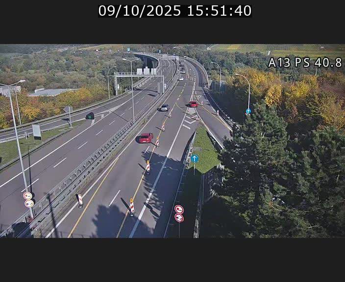 Webcam autoroute A13 à la sortie est du tunnel Markusbierg à Schengen. Vue sur le pont de la Moselle, vers l'Allemagne
