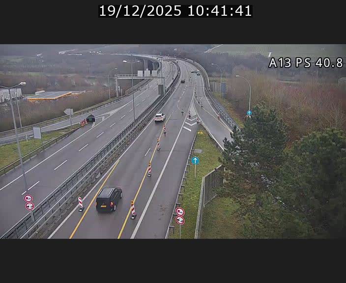Webcam autoroute A13 à la sortie est du tunnel Markusbierg à Schengen. Vue sur le pont de la Moselle, vers l'Allemagne