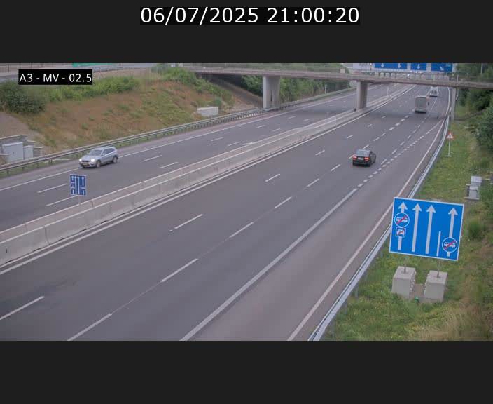 Webcam autoroute A3 au Luxembourg à proximité de la Croix de Gasperich. Vue orientée vers Luxembourg