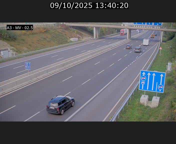 Webcam autoroute A3 au Luxembourg à proximité de la Croix de Gasperich. Vue orientée vers Luxembourg