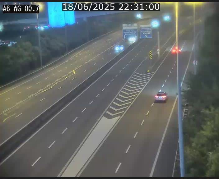Traffic live webcam Luxembourg Croix de Cessange - A6 - BK 0.7 - direction A3 France