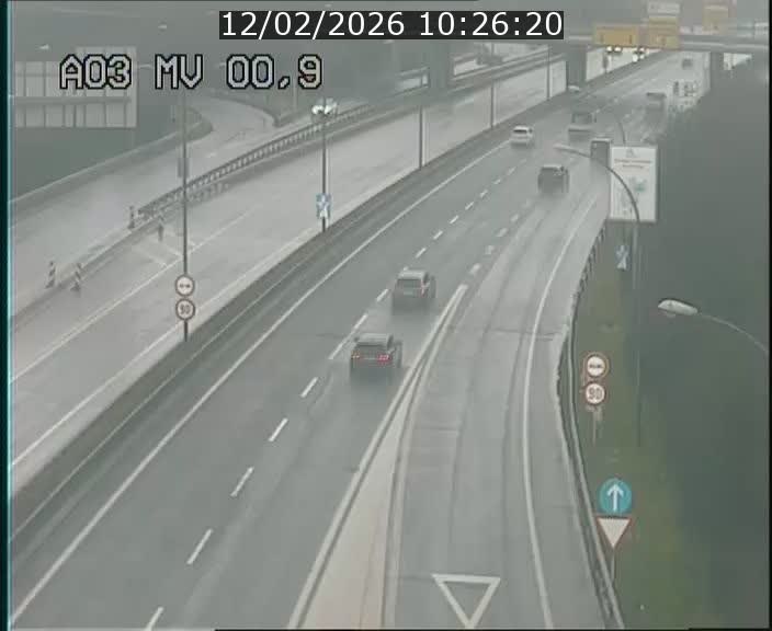 Traffic live webcam Luxembourg Croix de Gasperich - A3 - BK 0.4 - direction Luxembourg