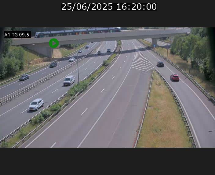 Traffic live webcam Luxembourg Jonction Grünewald - A1 direction Luxembourg-ville - BK 9.5