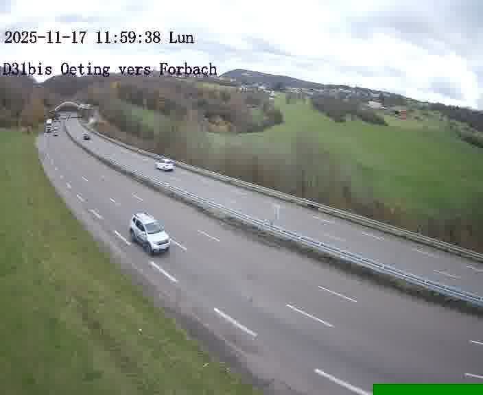 Caméra routière située sur D31bis (France) à Oeting, orientée vers Forbach, surveillant en continu la circulation locale et régionale.