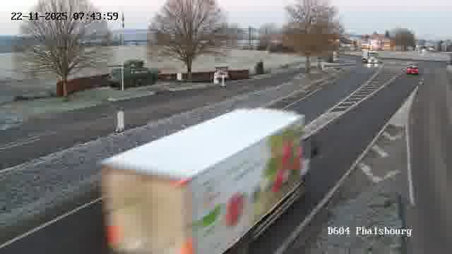 Webcam de surveillance sur D604 (France) à Phalsbourg, cadrée vers Phalsbourg, proposant une information routière utile aux déplacements quotidiens.