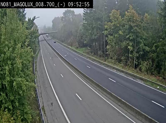 Webcam sur la N81 (E411) à hauteur de la jonction avec la N883. Vue orientée vers Arlon