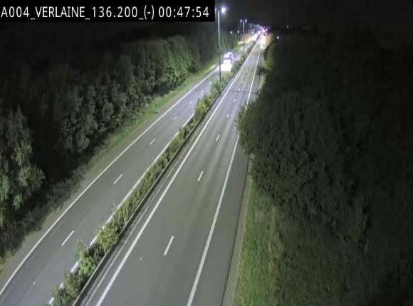 Webcam sur l'E411 à hauteur du pont surplombant la N40, à proximité de la sortie 26 Verlaine - Libramont-Chevigny. Vue orientée vers Namur