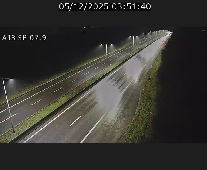 Traffic live webcam Luxembourg Jonction Lankelz - A13 direction Pétange - BK 7.9