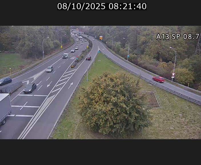 Traffic live webcam Luxembourg Jonction Lankelz - A13 direction Pétange - BK 8.7 