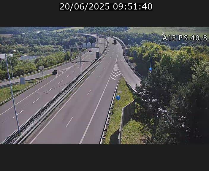 Webcam autoroute A13 à la sortie est du tunnel Markusbierg à Schengen. Vue sur le pont de la Moselle, vers l'Allemagne