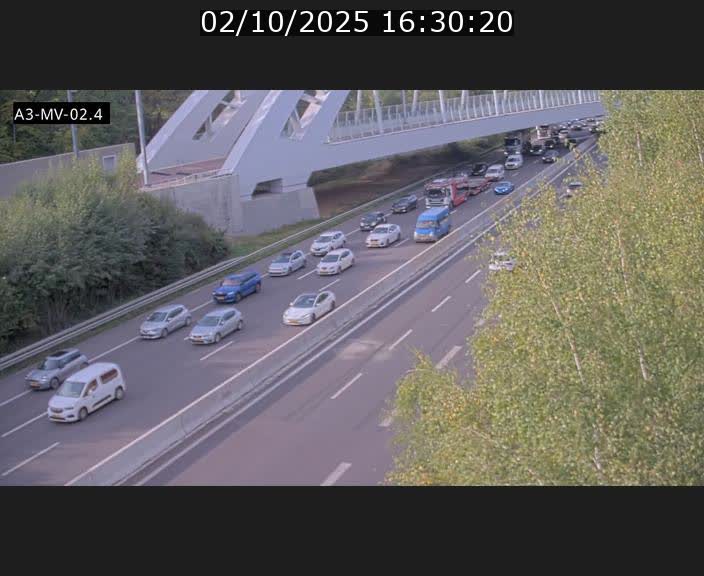Webcam autoroute de la France (A3) au Luxembourg à Fentange, à proximité de la Croix de Gasperich. Vue orientée vers la Cloche d'Or