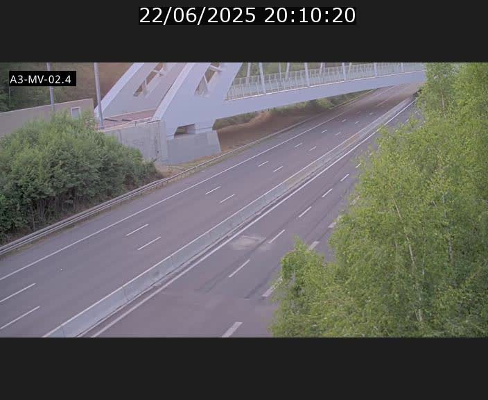 Webcam autoroute de la France (A3) au Luxembourg à Fentange, à proximité de la Croix de Gasperich. Vue orientée vers la Cloche d'Or