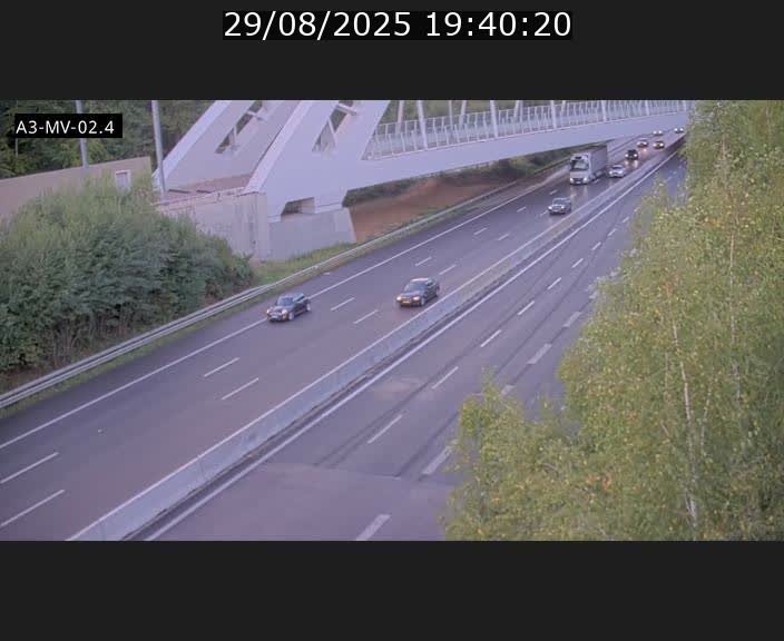 Webcam autoroute de la France (A3) au Luxembourg à Fentange, à proximité de la Croix de Gasperich. Vue orientée vers la Cloche d'Or