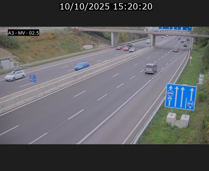 Webcam autoroute A3 au Luxembourg à proximité de la Croix de Gasperich. Vue orientée vers Luxembourg