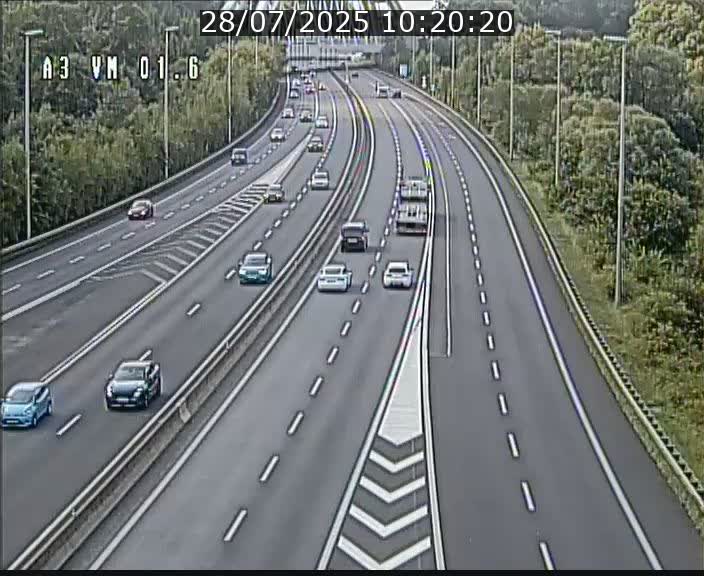 Traffic live webcam Luxembourg - Croix de Gasperich - A3 - BK 1.6 - direction France/Aire de Berchem