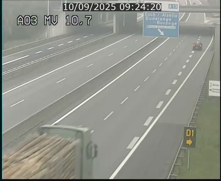 Traffic live webcam Luxembourg Croix de Bettembourg - A3 - BK 10.7 - direction France