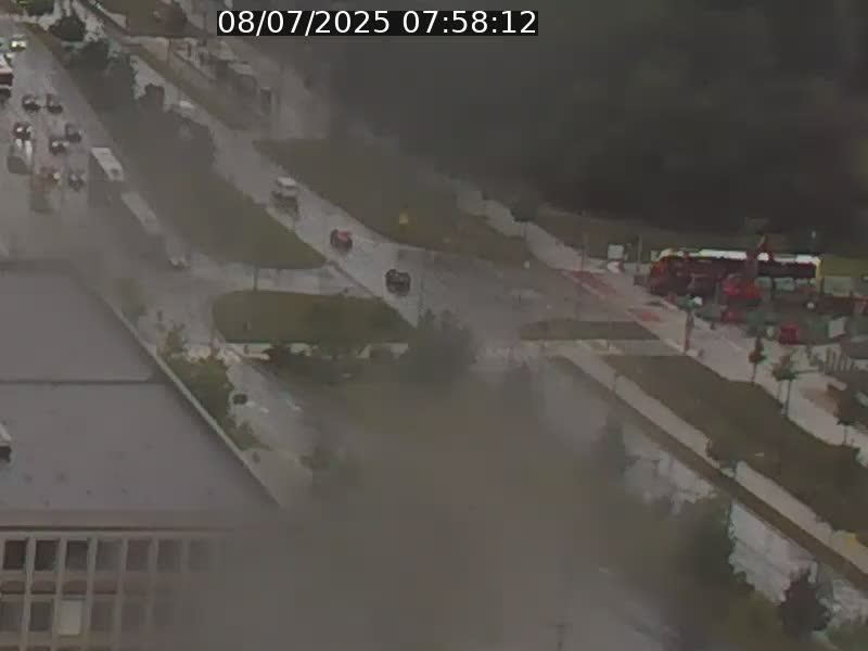 Webcam sur l'avenue John Fitzgerald Kennedy (N51) avec vue sur le Pont rouge (Pont Grande Duchesse Charlotte), l'arrêt Pfaffenthal et l'entrée du quartier Kirchberg