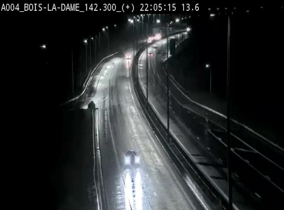 Webcam située entre la sortie 29 Neufchâteau et la jonction avec l'E25 en direction de Liège et Luxembourg