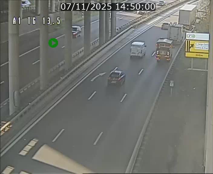 Traffic live webcam Luxembourg Senningen - A1 direction Luxembourg - BK 13.5