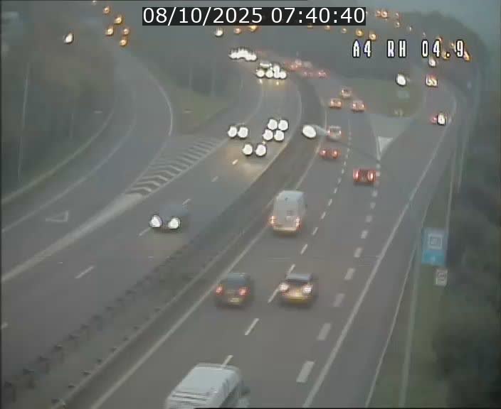 Traffic live webcam Luxembourg Leudelange - A4 - BK 4.9 - direction Luxembourg