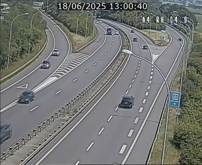 Traffic live webcam Luxembourg Leudelange - A4 - BK 4.9 - direction Luxembourg
