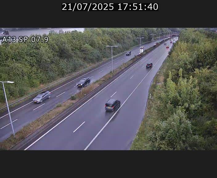 Traffic live webcam Luxembourg Jonction Lankelz - A13 direction Pétange - BK 7.9