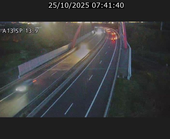 Traffic live webcam Luxembourg Kayl - A13 direction Esch-sur-Alzette/Luxembourg-ville - BK 13.9