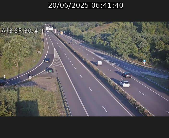 Traffic live webcam Luxembourg Altwies - A13 direction Luxembourg-ville - BK 30.4