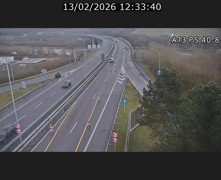 Webcam autoroute A13 à la sortie est du tunnel Markusbierg à Schengen. Vue sur le pont de la Moselle, vers l'Allemagne