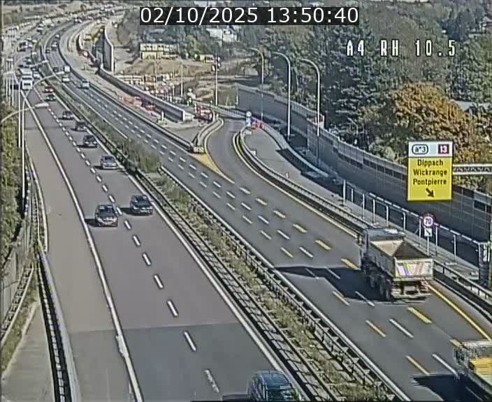 Traffic live webcam Luxembourg Pontpierre - A4 - BK 10.5 - direction Luxembourg