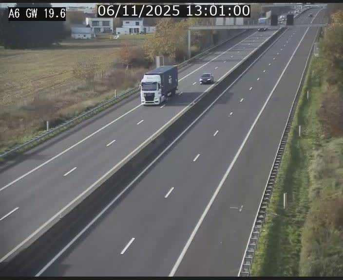 Traffic live webcam Luxembourg - Steinfort - A6 - BK 19.6 - direction Belgique