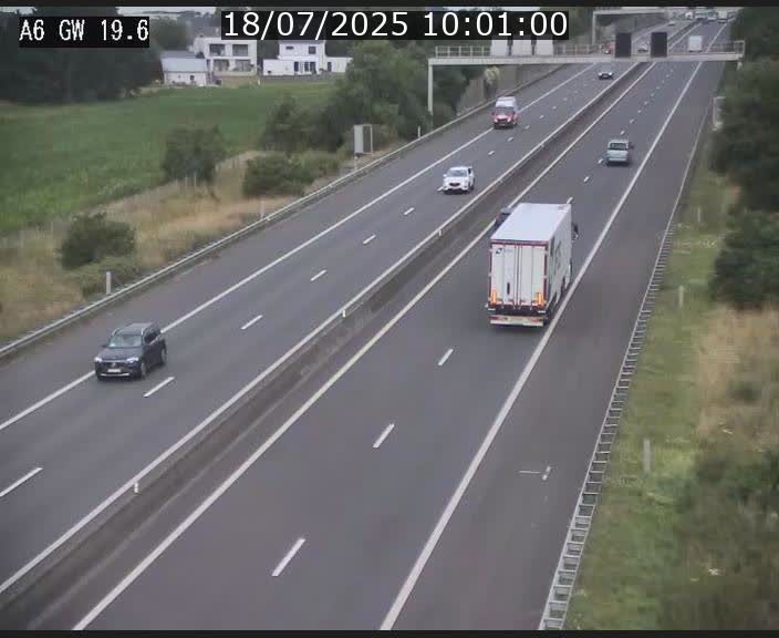 Traffic live webcam Luxembourg - Steinfort - A6 - BK 19.6 - direction Belgique