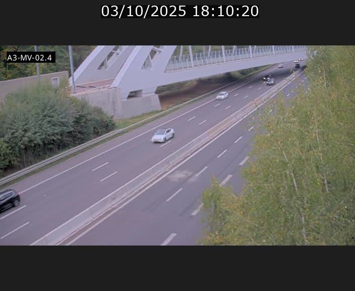 Webcam autoroute de la France (A3) au Luxembourg à Fentange, à proximité de la Croix de Gasperich. Vue orientée vers la Cloche d'Or