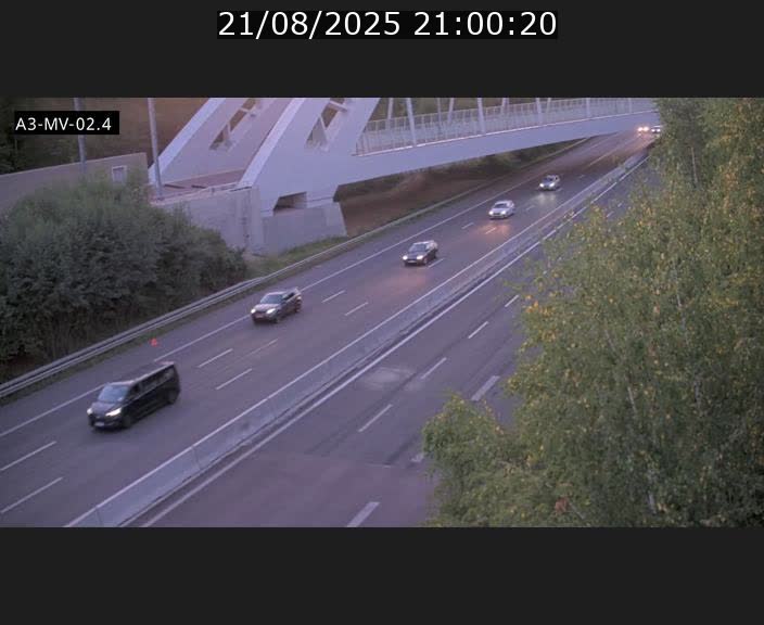 Webcam autoroute de la France (A3) au Luxembourg à Fentange, à proximité de la Croix de Gasperich. Vue orientée vers la Cloche d'Or