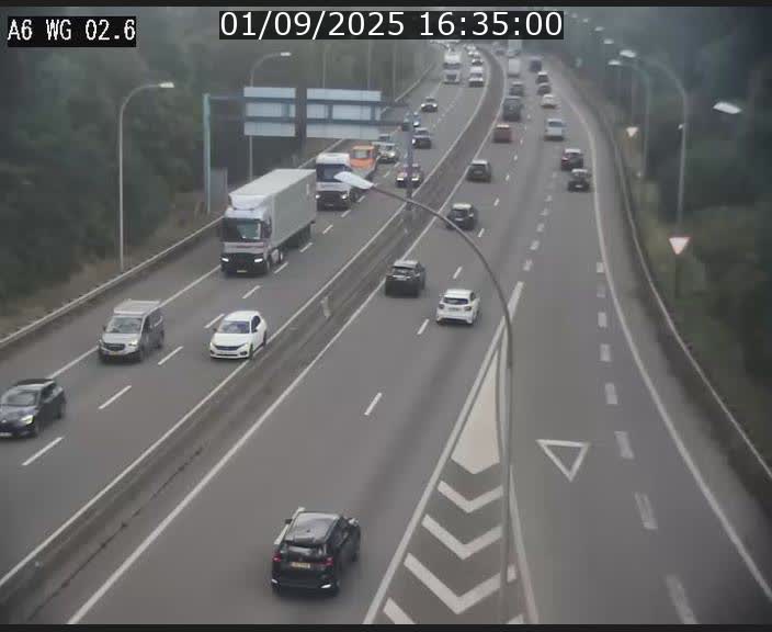 Traffic live webcam Luxembourg Croix de Cessange - A6 - BK 2.6 - direction France/Allemagne