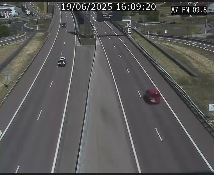 Caméra trafic Luxembourg - A7, Tunnel Gousselerbierg, sortie sud, direction rond-point Lorentzweiler (BK 9.9)
